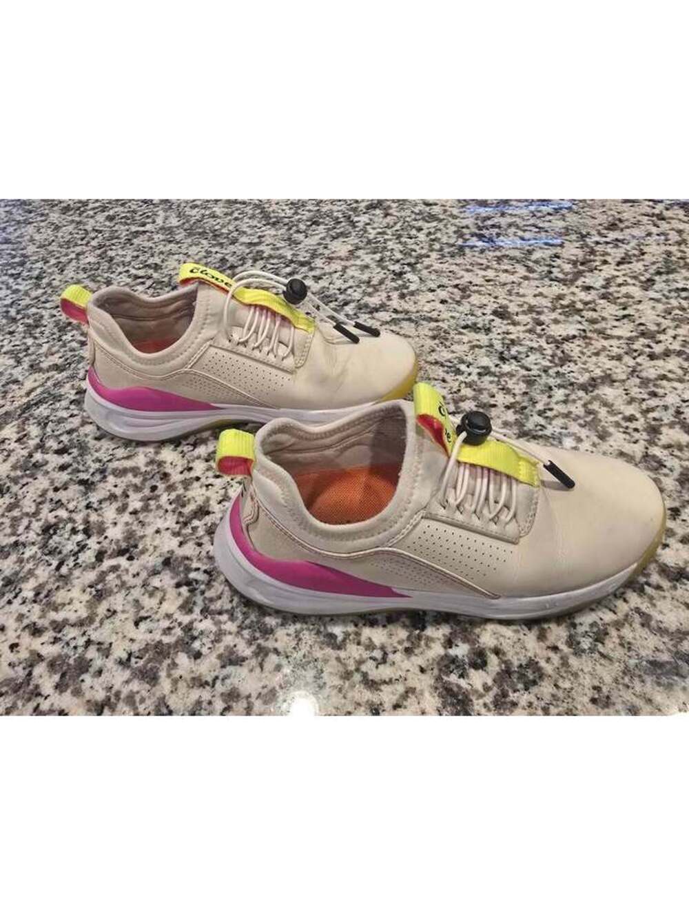 Clove Lemon Aid Classic Nursing Shoes Women's Size 5.5